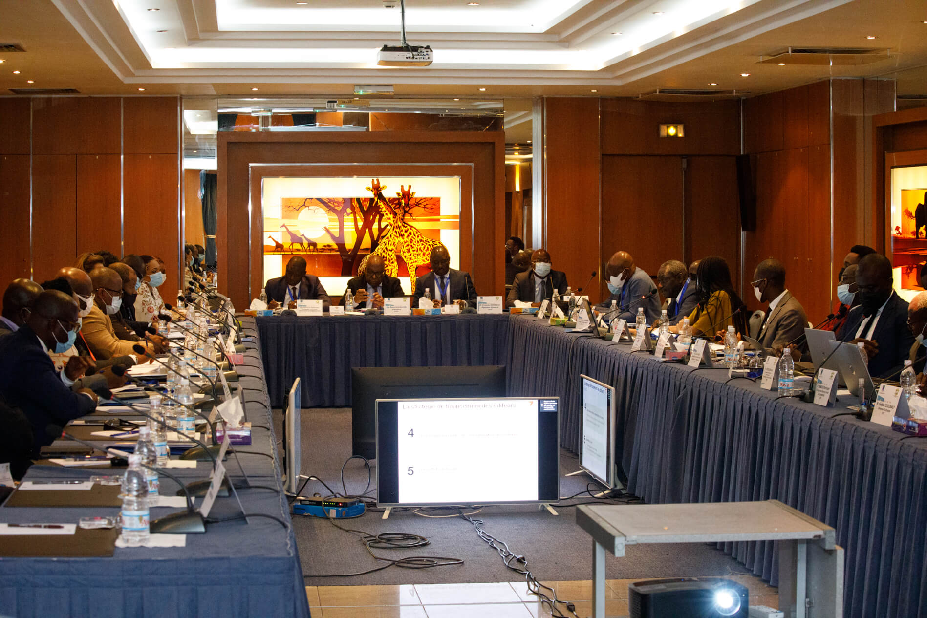 Table ronde sur la viabilité économique des acteurs de la TNT en Côte d’ivoire : Défis et Stratégies.